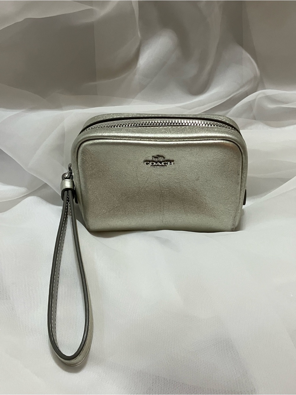 Pouch Square Metallic Leather Wristlet